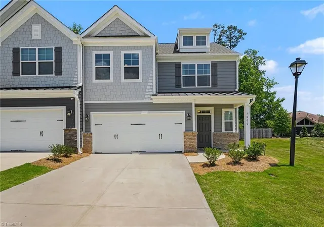 Photo 3 of Single family home for sale at 5000 Moonlight Ridge Dr, Greensboro, NC 27455 | MLS# 1226366 | Listing updated on 2026-09-22