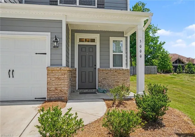Photo 4 of Single family home for sale at 5000 Moonlight Ridge Dr, Greensboro, NC 27455 | MLS# 1226366 | Listing updated on 2026-09-22