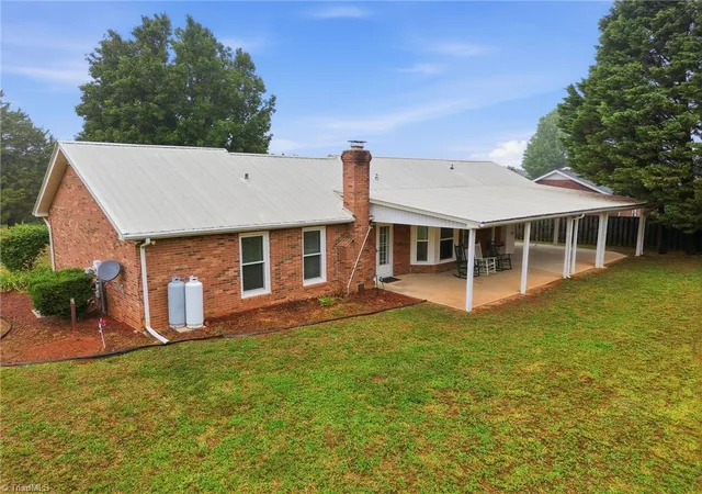 Homes for sale in Randleman, NC | 5200 Robin Ln, Randleman, NC 27317 | MLS# 1220387