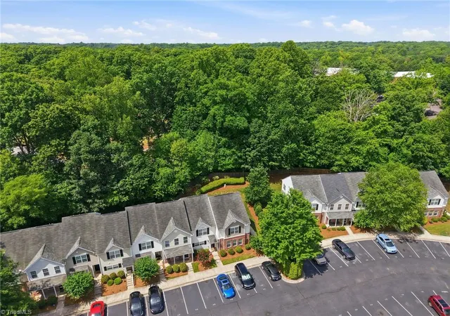 5th image of 42 Ledgerstone Ln, Greensboro, NC 27407 | MLS# 1225727