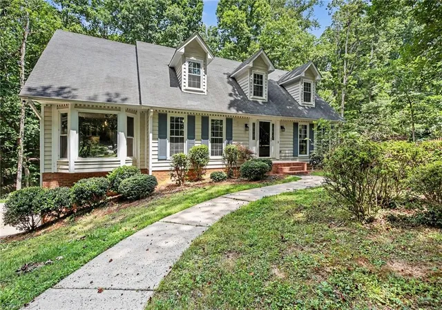 Photo 2 of Sale Pending at 731 Barrington Park Cir, Kernersville, NC 27284 | MLS# 1231129 | Listing updated on 2026-08-23