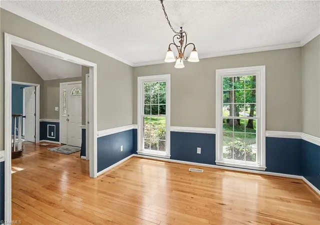 Photo 4 of Sale Pending at 731 Barrington Park Cir, Kernersville, NC 27284 | MLS# 1231129 | Listing updated on 2026-08-23