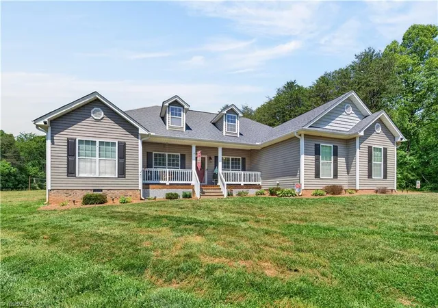 Homes for sale in Pilot Mountain, NC | 552 Tom Hunter Rd, Pilot Mountain, NC 27041 | MLS# 1221891
