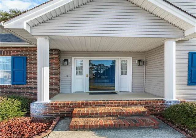 Photo 3 of Single family home for sale at 415 Torey Pines Ct, Winston Salem, NC 27105 | MLS# 1211024 | Listing updated on 2026-08-26
