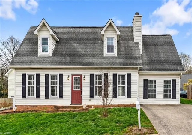 2nd image of 332 Brookside Ct, Kernersville, NC 27284 | MLS# 1213271