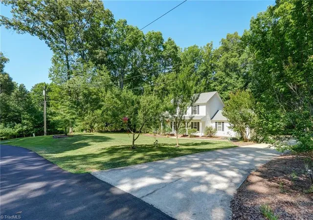 3rd image of 220 Saint Andrews Dr, Stoneville, NC 27048 | MLS# 1224353