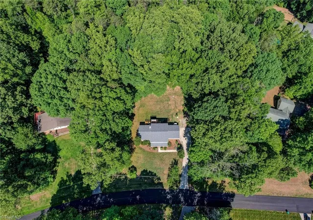 4th image of 220 Saint Andrews Dr, Stoneville, NC 27048 | MLS# 1224353