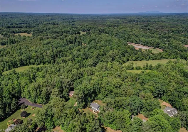 5th image of 220 Saint Andrews Dr, Stoneville, NC 27048 | MLS# 1224353