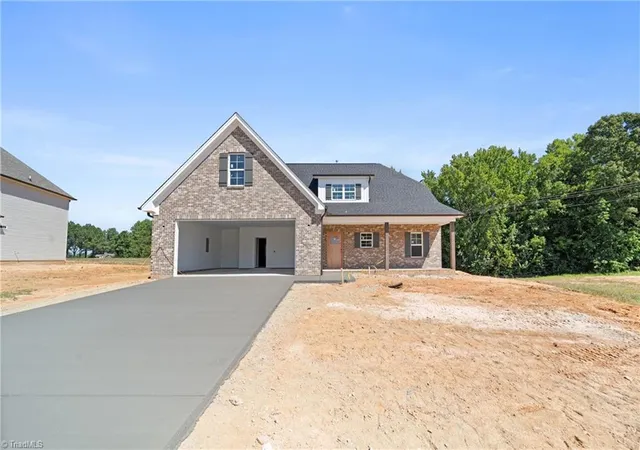 Photo 2 of Single family home for sale at 165 Canton Dr, Lexington, NC 27295 | MLS# 1229923 | Listing updated on 2026-08-03