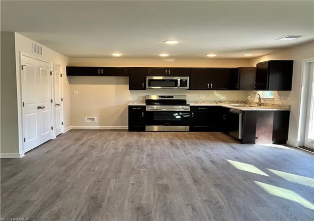2nd image of 3501 Delane Dr, Winston Salem, NC 27101 | MLS# 1231647