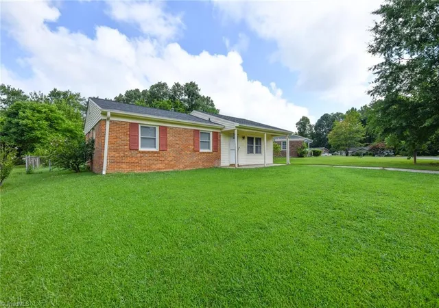 Photo 2 of Single family home for sale at 4603 Vincent St, Greensboro, NC 27405 | MLS# 1226185 | Listing updated on 2026-09-13