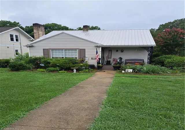 Photo 1 of Single family home for sale at 813 Carrick St, High Point, NC 27262 | MLS# 1227615 | Listing updated on 2026-09-12