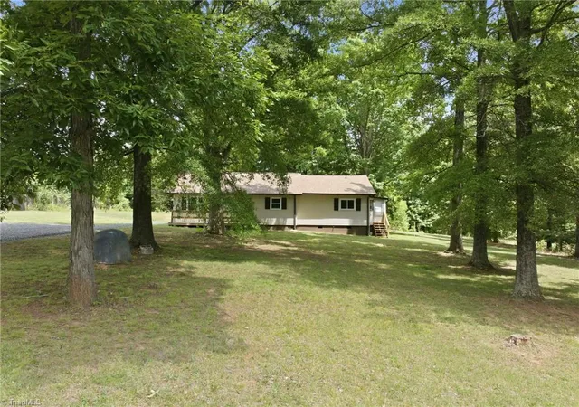 Homes for sale in Mayodan, NC | 221 Dan Valley Rd, Mayodan, NC 27027 | MLS# 1226769