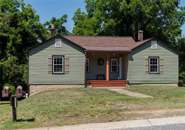 Homes for sale in North Wilkesboro, NC | 1009 7th St, North Wilkesboro, NC 28659 | MLS# 1225242