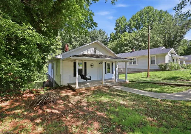 3rd image of 1313 Fairfield Dr, Winston Salem, NC 27127 | MLS# 1229276