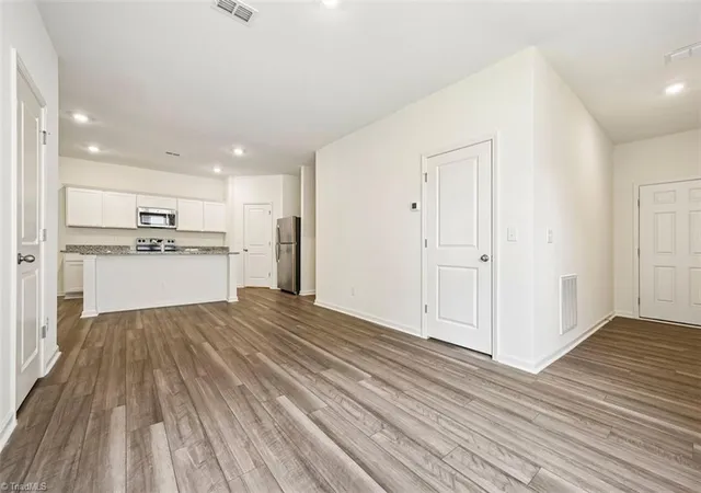 Photo 3 of Single family home for sale at 863 Hanford Landing Dr, Graham, NC 27253 | MLS# 1231149 | Listing updated on 2026-09-25