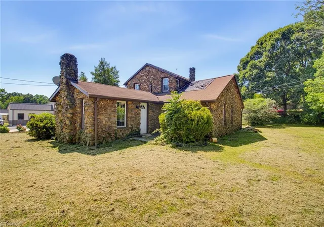 Photo 3 of Single family home for sale at 300 New St, High Point, NC 27260 | MLS# 1233821 | Listing updated on 2026-09-01
