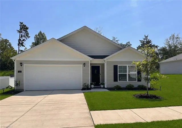 3rd image of 146 Preston Oaks Dr, King, NC 27021 | MLS# 1227858
