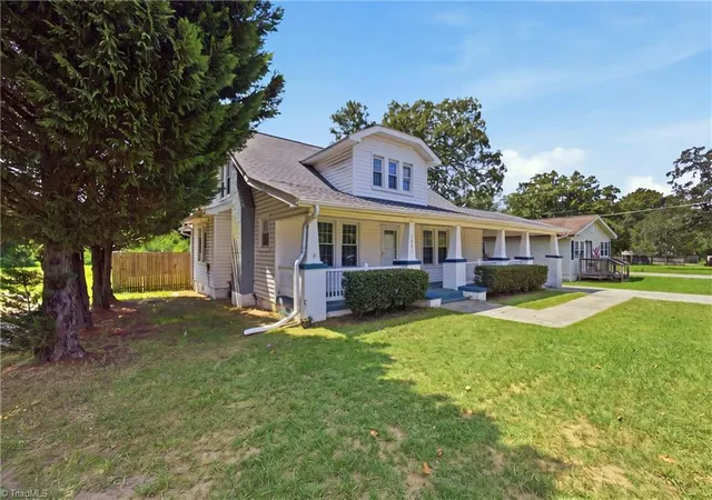 3rd image of 1001 Blair St, Thomasville, NC 27360 | MLS# 1230757