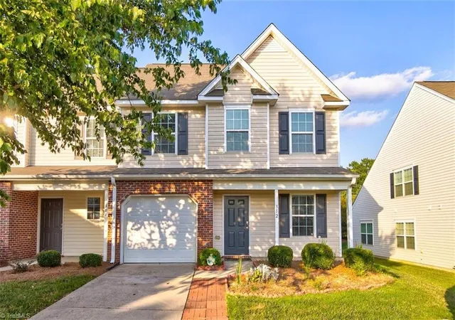 2nd image of 312 Robyns Glen Cir, Greensboro, NC 27409 | MLS# 1226261