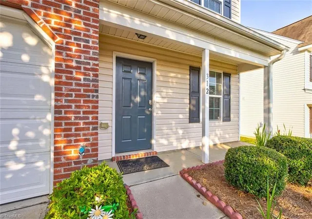 4th image of 312 Robyns Glen Cir, Greensboro, NC 27409 | MLS# 1226261