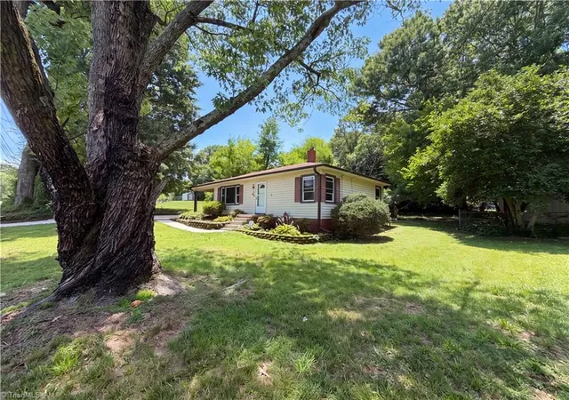 17th image of 1613 Larkin St, High Point, NC 27262 | MLS# 1231342
