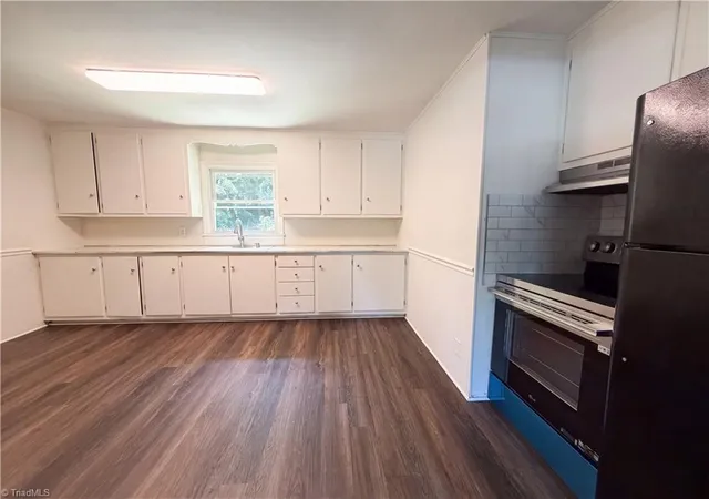3rd image of 1613 Larkin St, High Point, NC 27262 | MLS# 1231342