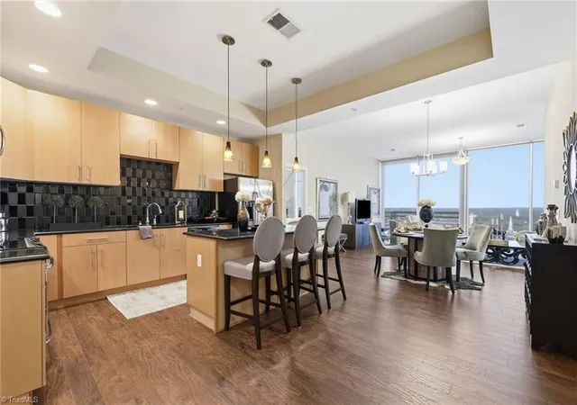 2nd image of 201 Elm St #901, Greensboro, NC 27401 | MLS# 1226862