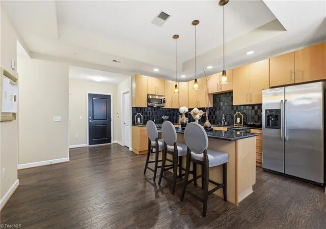 3rd image of 201 Elm St #901, Greensboro, NC 27401 | MLS# 1226862