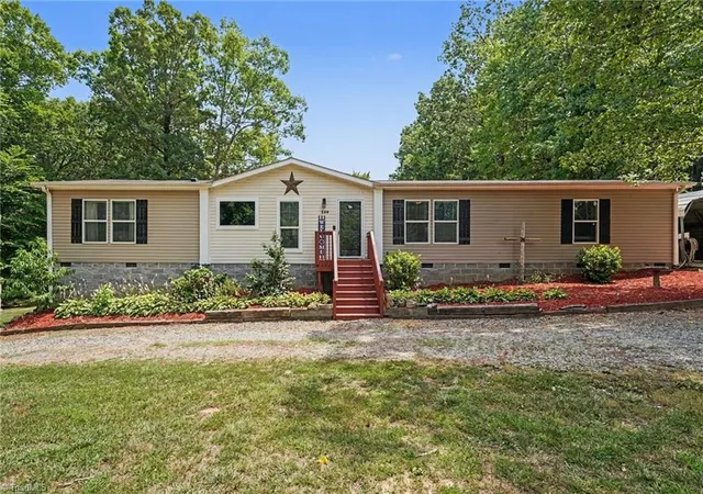 Photo 3 of Sale Pending at 156 Yellow Poplar Ln, Lexington, NC 27295 | MLS# 1227078 | Listing updated on 2026-09-02