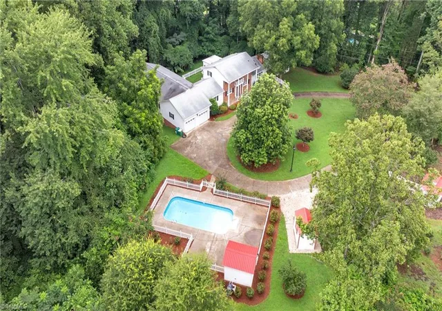 Photo 3 of Sale Pending at 620 Walkertown Guthrie Rd, Winston Salem, NC 27101 | MLS# 1222555 | Listing updated on 2026-09-02