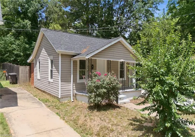 Photo 3 of Sale Pending at 2204 Rawson St, Winston Salem, NC 27127 | MLS# 1224231 | Listing updated on 2026-09-17