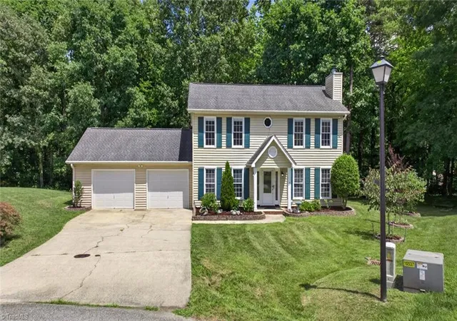2nd image of 4000 Loch Mere Rd, High Point, NC 27265 | MLS# 1227624
