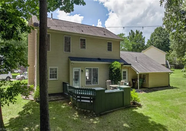 3rd image of 4000 Loch Mere Rd, High Point, NC 27265 | MLS# 1227624