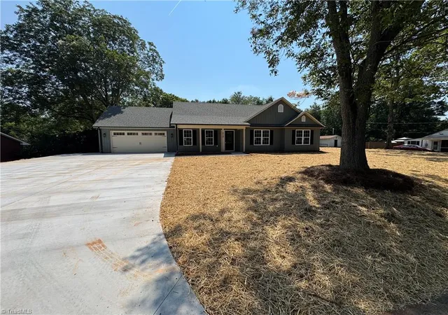 Photo 4 of Sale Pending at 212 River St, East Bend, NC 27018 | MLS# 1227811 | Listing updated on 2026-09-27