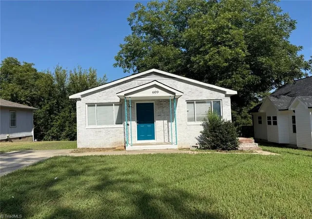 1st image of 609 Cross St, High Point, NC 27260 | MLS# 1231793