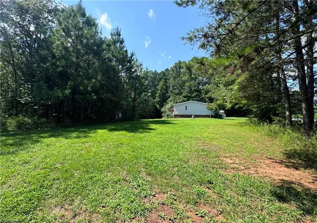 Photo 3 of Manufactured home for sale at 5052 Friendship Cir Rd, East Bend, NC 27018 | MLS# 1230194 | Listing updated on 2026-09-28
