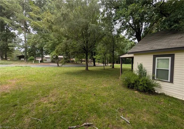 Photo 4 of Single family home for sale at 4323 Holly Spring Rd, Ramseur, NC 27316 | MLS# 1233144 | Listing updated on 2026-09-29