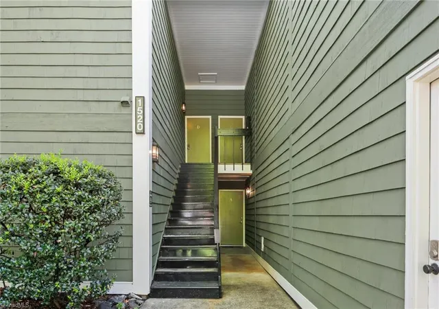 2nd image of 1520 Benjamin Pkwy #D, Greensboro, NC 27408 | MLS# 1231663