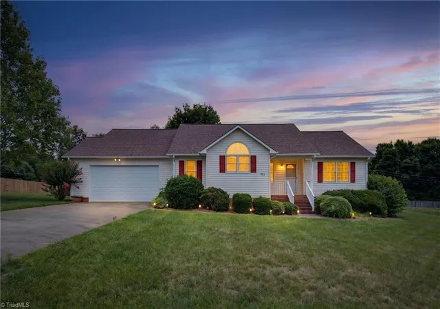 1st image of 521 Lowergate Ln, Kernersville, NC 27284 | MLS# 1226018