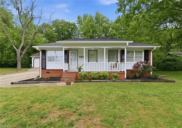 Photo 3 of Single family home for sale at 5710 Friendswood Dr, Greensboro, NC 27409 | MLS# 1217144 | Listing updated on 2026-09-14