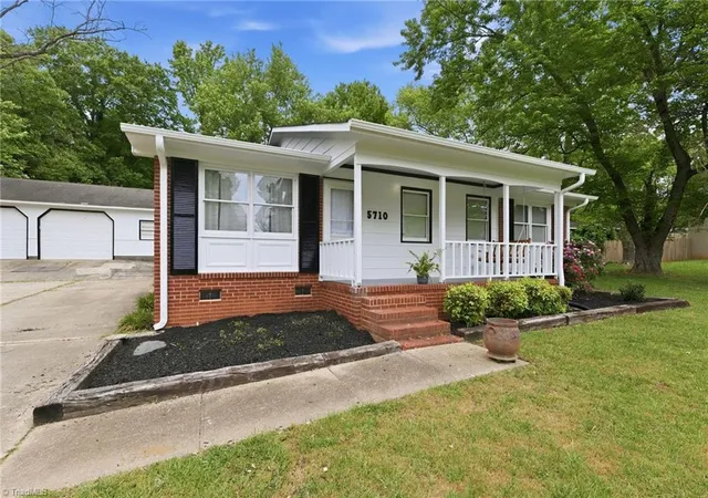 Photo 4 of Single family home for sale at 5710 Friendswood Dr, Greensboro, NC 27409 | MLS# 1217144 | Listing updated on 2026-09-14