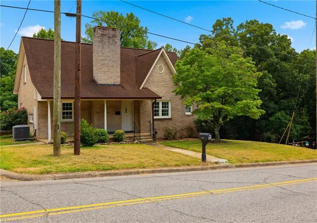 Homes for sale in North Wilkesboro, NC | 913 I St, North Wilkesboro, NC 28659 | MLS# 1226666