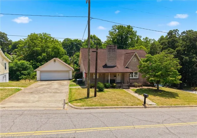 Homes for sale in North Wilkesboro, NC | 913 I St, North Wilkesboro, NC 28659 | MLS# 1226666