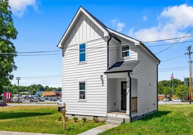 Photo 2 of Single family home for sale at 117 Piedmont St, Reidsville, NC 27320 | MLS# 1227548 | Listing updated on 2026-08-14