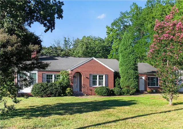 1st image of 807 W Jackson St, Mayodan, NC 27027 | MLS# 1232867