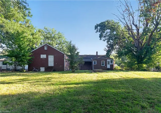 31st image of 807 W Jackson St, Mayodan, NC 27027 | MLS# 1232867