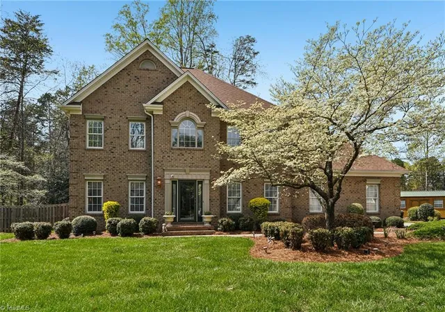 Homes for sale in High Point, NC | 3833 Wesseck Dr, High Point, NC 27265 | MLS# 1214076