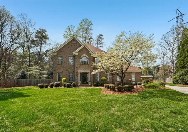 Homes for sale in High Point, NC | 3833 Wesseck Dr, High Point, NC 27265 | MLS# 1214076