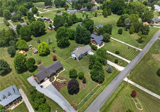 2nd image of 5493 Rolling Meadows Rd, Randleman, NC 27317 | MLS# 1227443